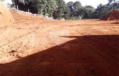 Imagem: O terreno possui 400m² de Área e está localizado em Chácara