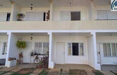 Imagem: A casa em condomínio possui 2 Dormitórios, 3 Banheiros, 2