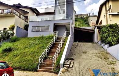 Imagem: A casa em condomínio possui 3 Dormitórios, 4 Banheiros, 4