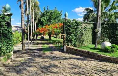 Imagem: A casa em condomínio possui 3 Dormitórios, 5 Banheiros, 957m²