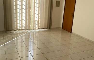 Imagem: O apartamento possui 2 Dormitórios, 1 Banheiro, 2 Vagas na