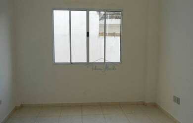 Imagem: O apartamento possui 1 Dormitório, 1 Banheiro, 1 Vaga na garagem