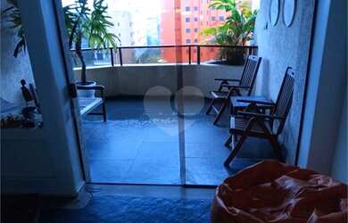 Imagem: O apartamento possui 3 Dormitórios, 3 Banheiros, 4 Vagas na