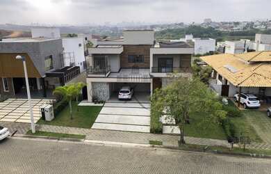 Imagem: A casa em condomínio possui 3 Dormitórios, 5 Banheiros, 4