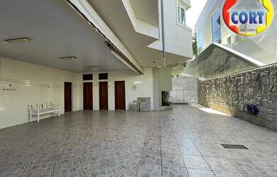 Imagem 11: Casa para venda com lareira e quintal em condomínio de Arujá