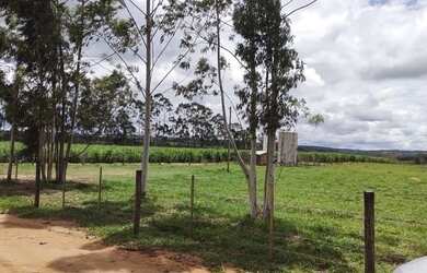 Imagem: A fazenda possui 32m² de Área, Varanda e está localizado