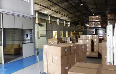 Imagem: O depósito possui 1.560m² de Área e está localizado em