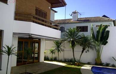 Imagem 2: CASA EM CONDOMÍNIO. Piscina, Churrasqueira, Guarda roupaeLareira