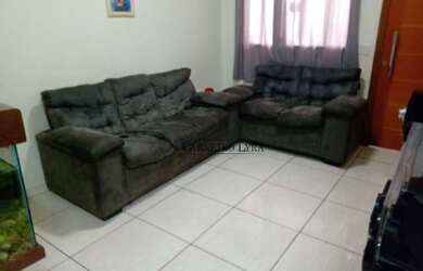 Imagem: A casa possui 2 Dormitórios, 1 Banheiro, 2 Vagas na garagem