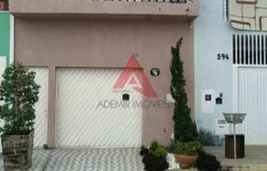 Imagem: A casa possui 4 Dormitórios, 2 Banheiros, 2 Vagas na garagem