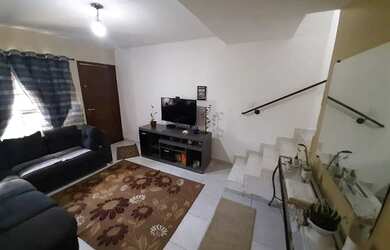 Imagem: A casa possui 2 Dormitórios, 2 Banheiros, 1 Vaga na garagem