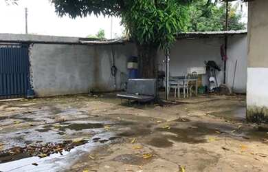 Imagem 4: OPORTUNIDADE - Casa a Venda com Estrutura para Restaurante ou dividir...