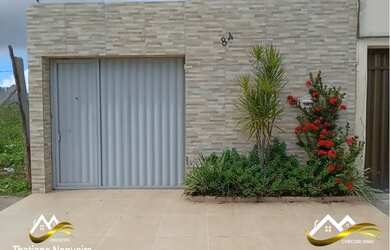 Imagem 1: Casa no Bairro Aeroporto. Varanda, 150m² de Área, 4 Vagas na garageme3...