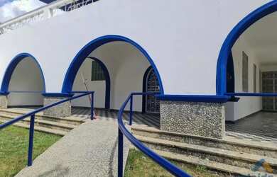 Imagem: A casa possui 5 Dormitórios, 4 Banheiros, 672m² de Área e