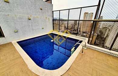 Imagem: O apartamento na cobertura possui 4 Dormitórios, 5 Banheiros