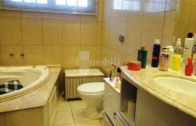 Imagem 11: CONDOMÍNIO GOLF VILLAGE. Piscina, Churrasqueira, VarandaeGuarda roupa