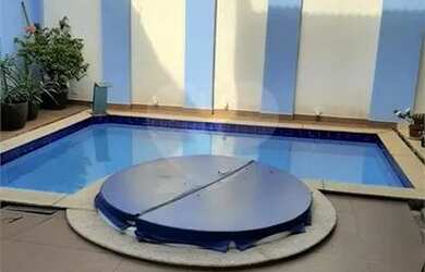 Imagem 2: Sobrado de Alto Padrão para Venda com Piscina no Alto de Santana