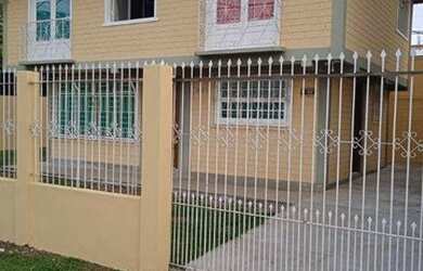 Imagem: A casa em condomínio possui 3 Dormitórios, 2 Banheiros, 2