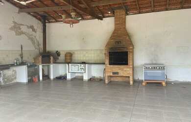 Imagem 5: Condomínio fechado. Piscina, Churrasqueira, 5.000m² de Áreae3 Banheiros