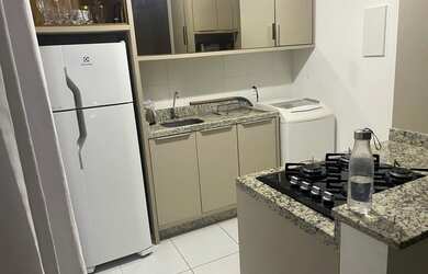 Imagem: O apartamento possui 2 Dormitórios, 1 Banheiro, 1 Vaga na garagem