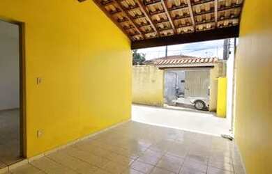 Imagem: A casa possui 4 Dormitórios, 3 Banheiros, 2 Vagas na garagem