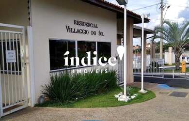 Imagem: A casa em condomínio possui 2 Dormitórios, 1 Banheiro, 2 Vagas