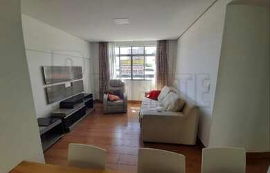 Imagem: O apartamento possui 3 Dormitórios, 1 Banheiro, 1 Vaga na garagem