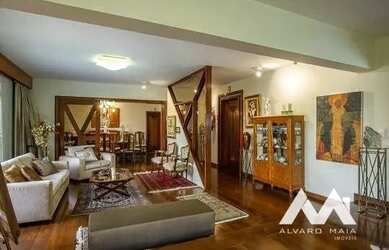 Imagem: O apartamento possui 4 Dormitórios, 3 Banheiros, 3 Vagas na