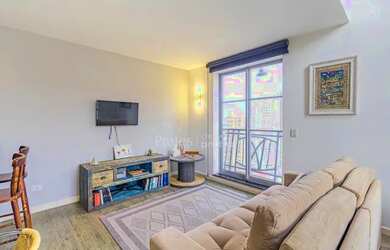 Imagem: O apartamento possui 1 Dormitório, 2 Banheiros, 1 Vaga na garagem