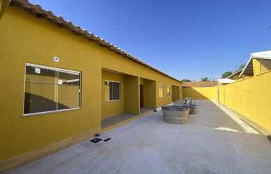 Imagem: A casa possui 2 Dormitórios, 1 Banheiro, 1 Vaga na garagem