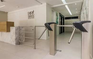 Imagem 14: Sala com 4 Dormitorio s localizado a no bairro Menino Deus em Porto Alegre...