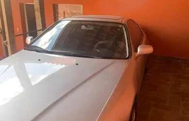 Imagem: A casa possui 3 Dormitórios, 1 Banheiro, 2 Vagas na garagem