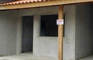 Imagem: A casa possui 2 Dormitórios, 2 Banheiros, 1 Vaga na garagem