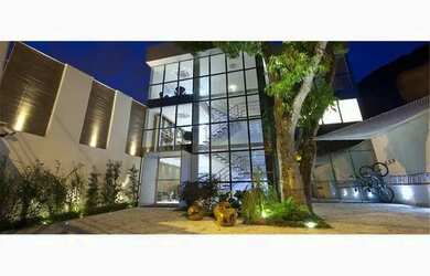 Imagem: O depósito possui 4 Vagas na garagem, 472m² de Área e está