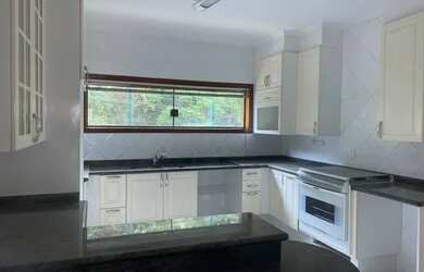 Imagem: A casa em condomínio possui 4 Dormitórios, 5 Banheiros, 4