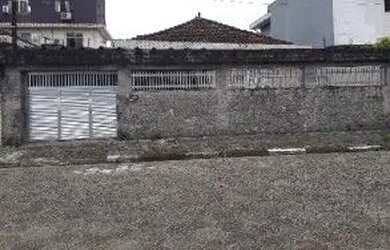 Imagem: A casa possui 1 Dormitório, 1 Banheiro, 1 Vaga na garagem