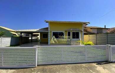 Imagem: A casa em condomínio possui 3 Dormitórios, 1 Banheiro, 3 Vagas