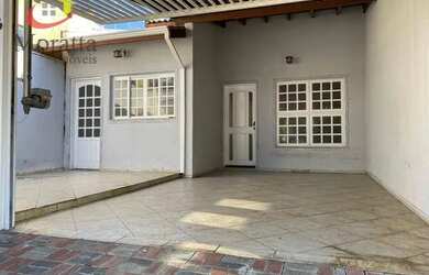 Imagem: A casa possui 3 Dormitórios, 3 Banheiros, 85m² de Área e