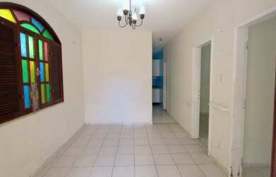 Imagem: A casa possui 3 Dormitórios, 1 Banheiro e 180m² de Área e