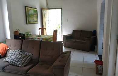 Imagem: A casa possui 3 Dormitórios, 1 Banheiro e está localizado