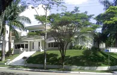 Imagem: A casa em condomínio possui 4 Dormitórios, 5 Banheiros, 3