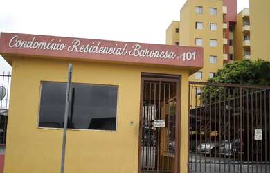 Imagem: O apartamento possui 2 Dormitórios, 1 Banheiro, 1 Vaga na garagem