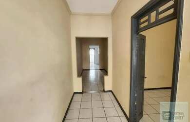 Imagem: O apartamento possui 2 Dormitórios, 1 Banheiro, 90m² de Área