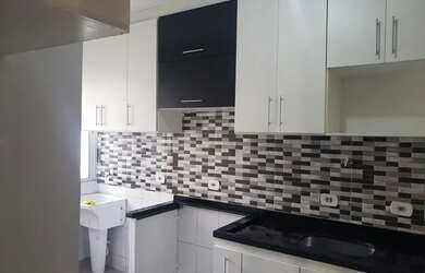 Imagem: O apartamento possui 2 Dormitórios, 1 Banheiro, 1 Vaga na garagem