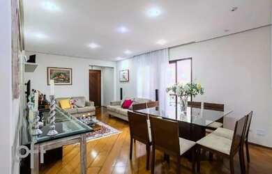 Imagem: O apartamento possui 3 Dormitórios, 1 Banheiro, 2 Vagas na