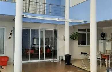 Imagem 3: Sobrado de Alto Padrão para Venda com Piscina no Alto de Santana