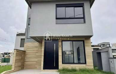 Imagem: A casa possui 3 Dormitórios, 3 Banheiros, 1 Vaga na garagem