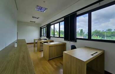 Imagem: O depósito possui 1 Vaga na garagem, 83m² de Área e está