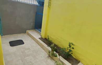 Imagem: A casa possui 1 Dormitório e 1 Banheiro e está localizado