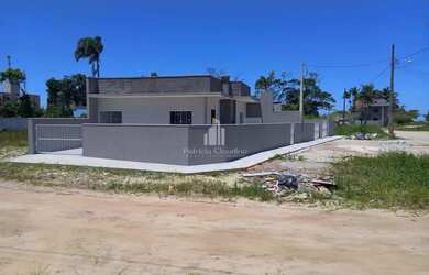 Imagem: A casa possui 2 Dormitórios, 2 Banheiros, 1 Vaga na garagem